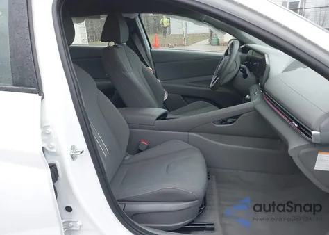 2024 Hyundai Elantra Hybrid Blue z USA, uszkodzony, nr VIN KMHLM4DJ0RU103318